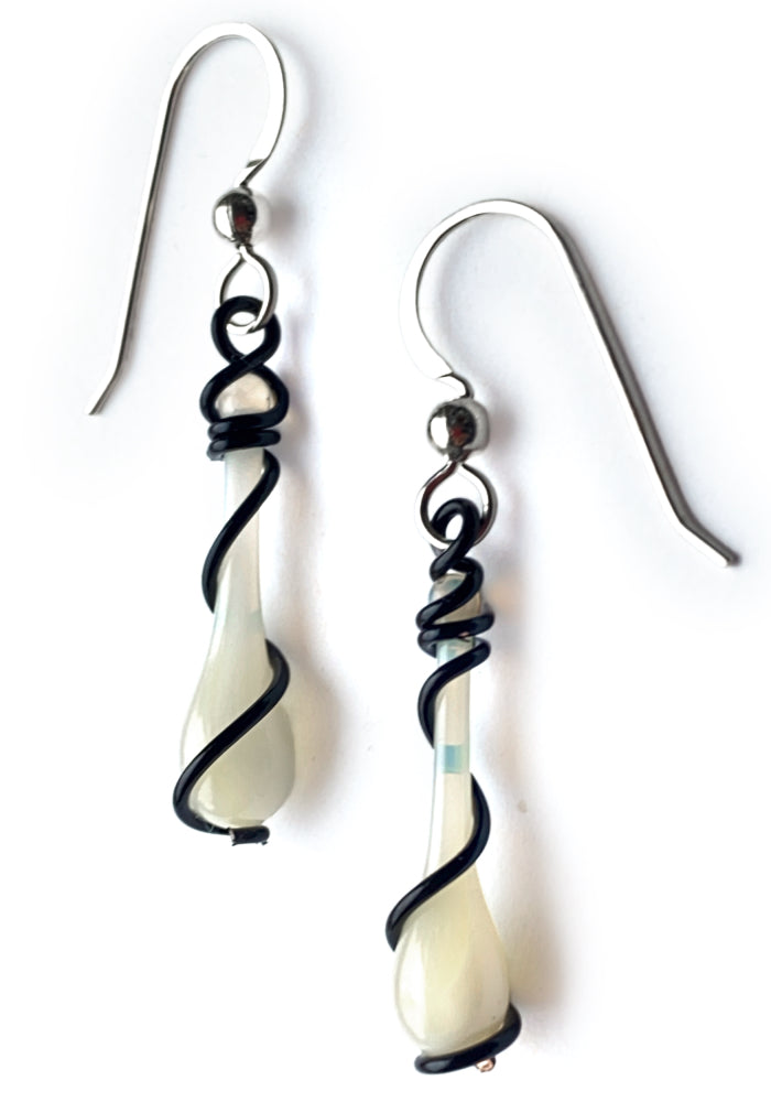 Ivory Lyra Noir Earrings
